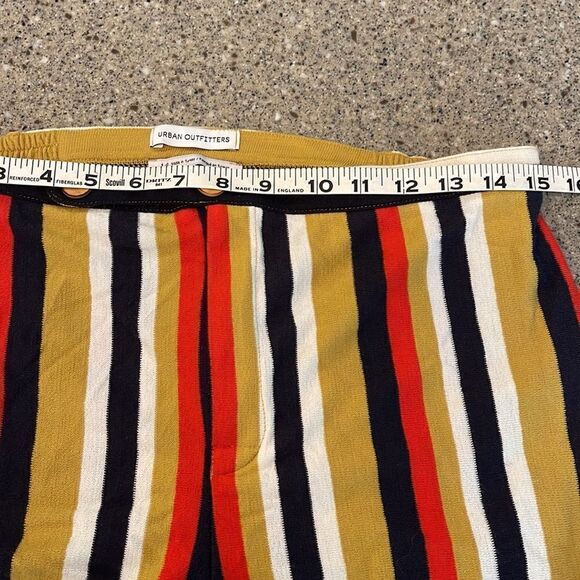 URBAN OUTFITTERS Retro Look Short Shorts - Picture 5 of 9